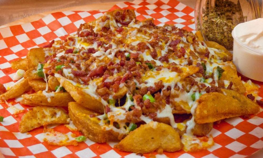 potato wedges with pizza toppings